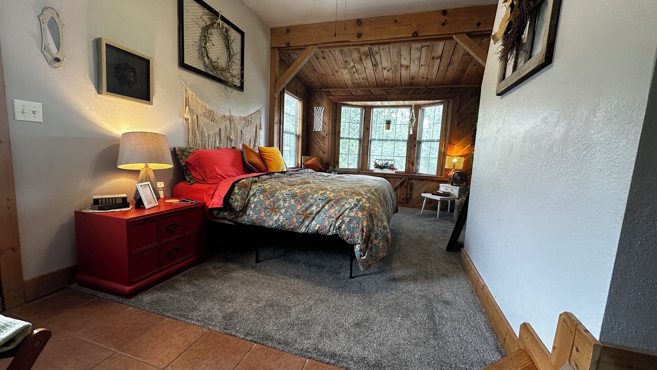 Photo of Bedroom in Helenwood