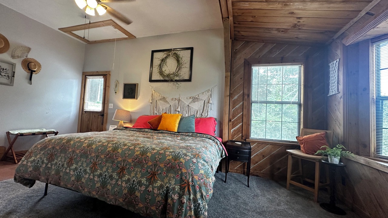 Photo of Bedroom in Helenwood