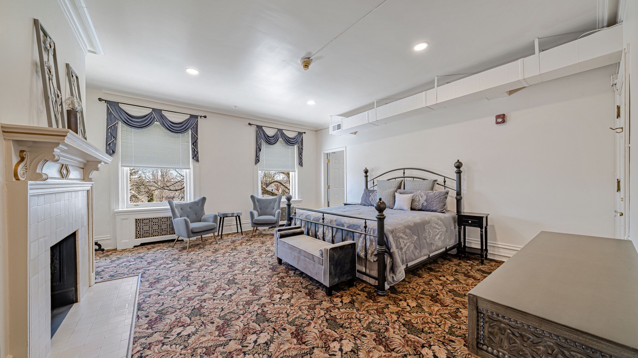 Photo of Bedroom in Greensburg