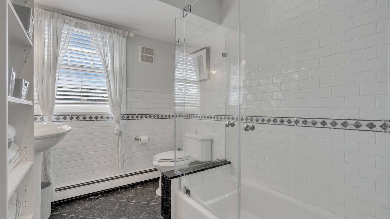 Photo of Bathroom in Mantoloking