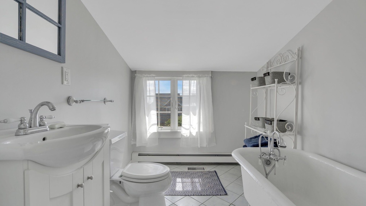Photo of Bathroom in Mantoloking