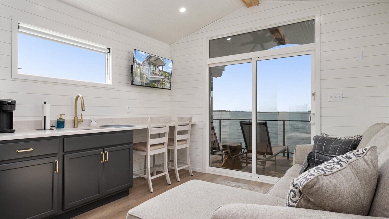 Photo of Livingroom in Grasonville