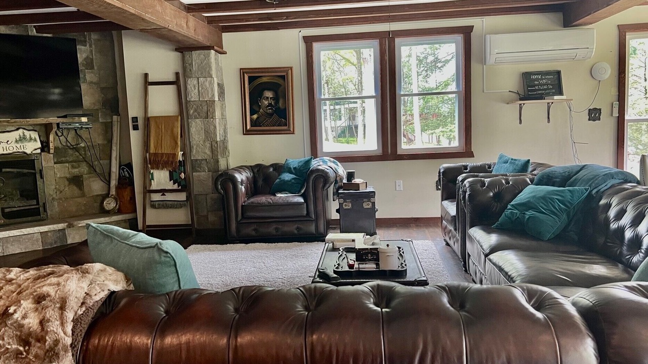 Photo of Livingroom in Greentown
