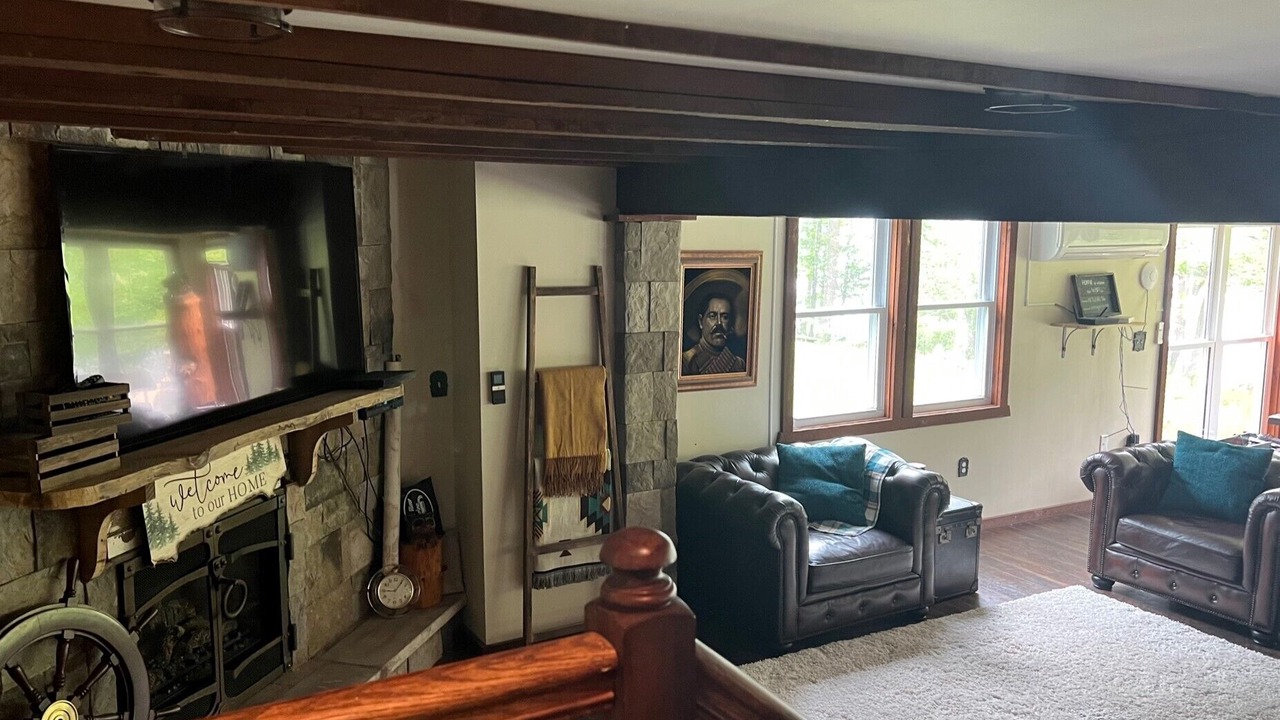 Photo of Livingroom in Greentown