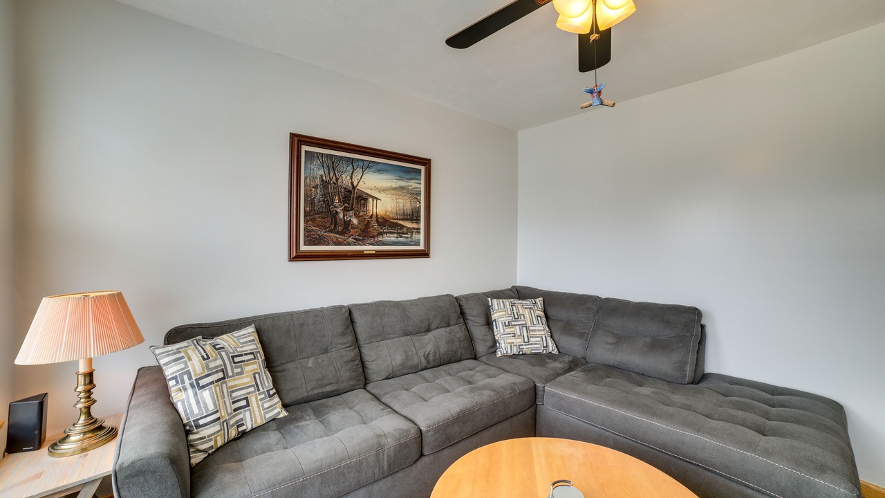 Photo of Livingroom in Edinboro
