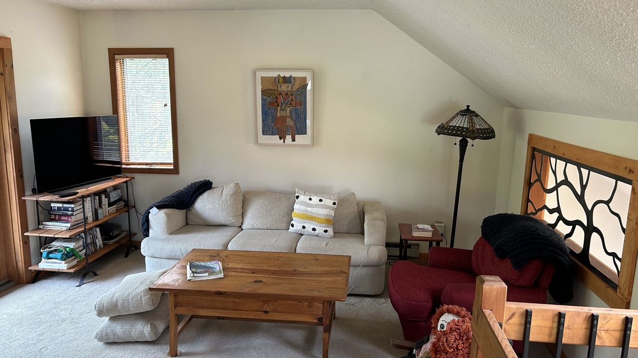 Photo of Livingroom in Highland Lake