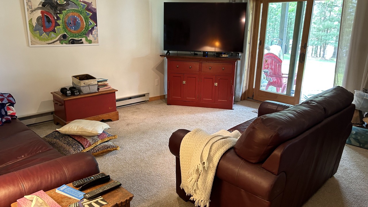 Photo of Livingroom in Highland Lake