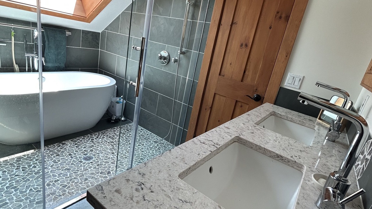Photo of Bathroom in Highland Lake