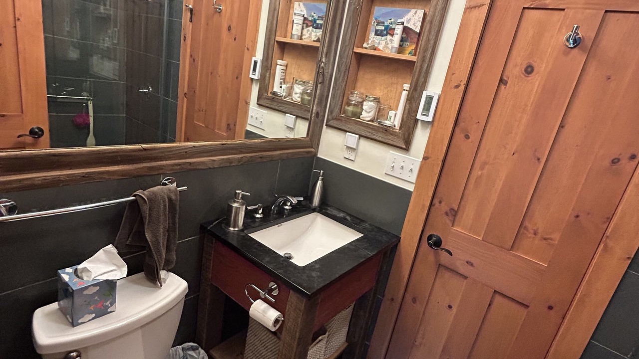 Photo of Bathroom in Highland Lake