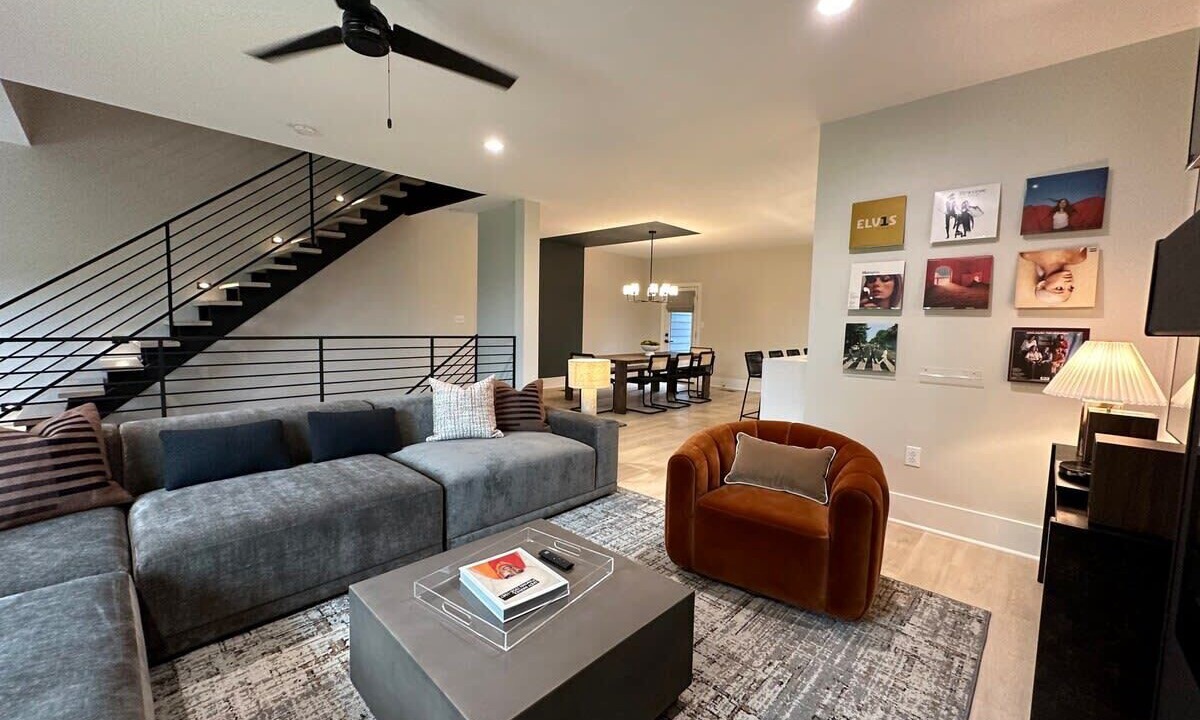 Photo of Livingroom in New Pathways