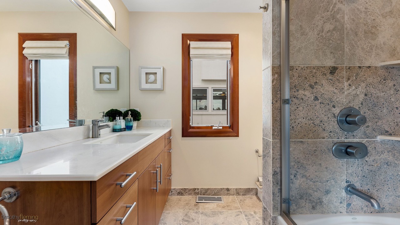 Photo of Bathroom in Avalon