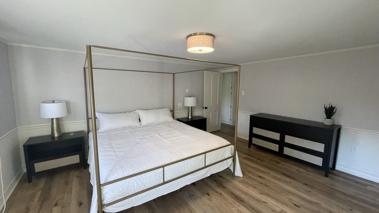 Photo of Bedroom in Village Green