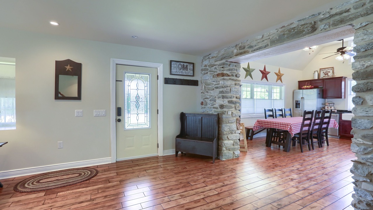 Photo of Livingroom in Refton