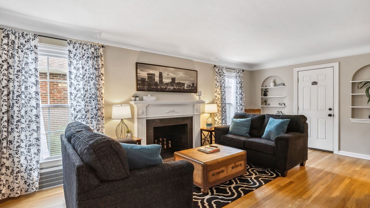 Photo of Livingroom in Cuyahoga County