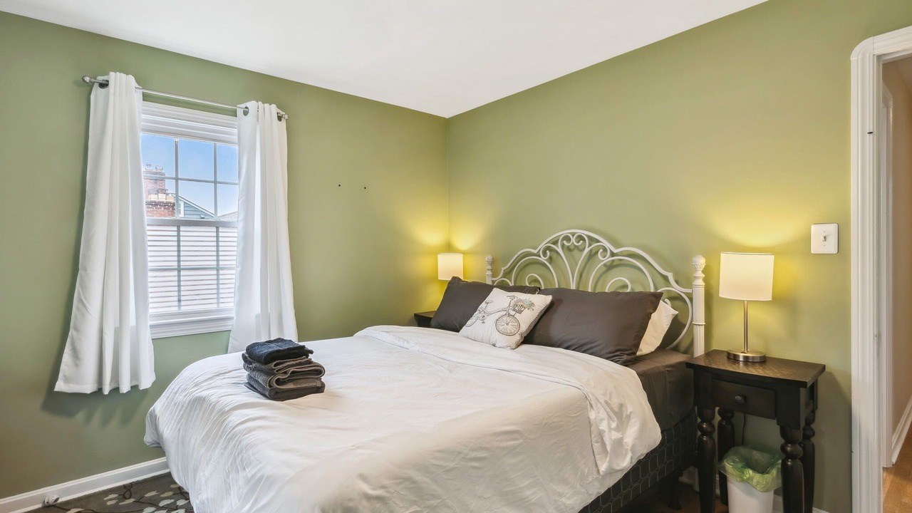 Photo of Bedroom in Cuyahoga County