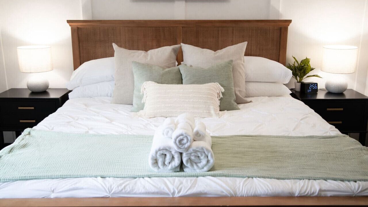 Photo of Bedroom in George Haywood's Lakefront