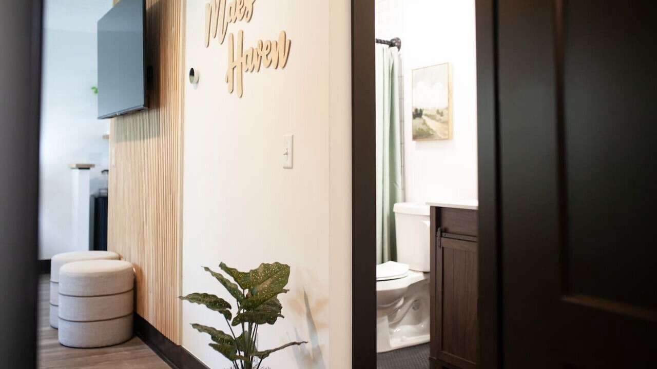 Photo of Bathroom in George Haywood's Lakefront