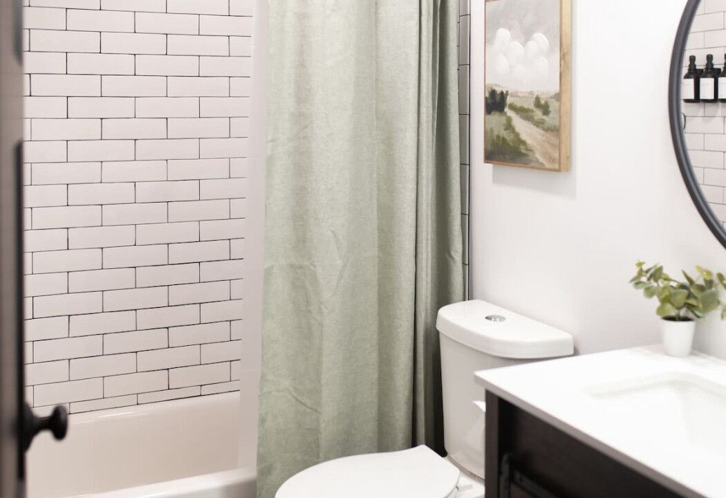 Photo of Bathroom in George Haywood's Lakefront