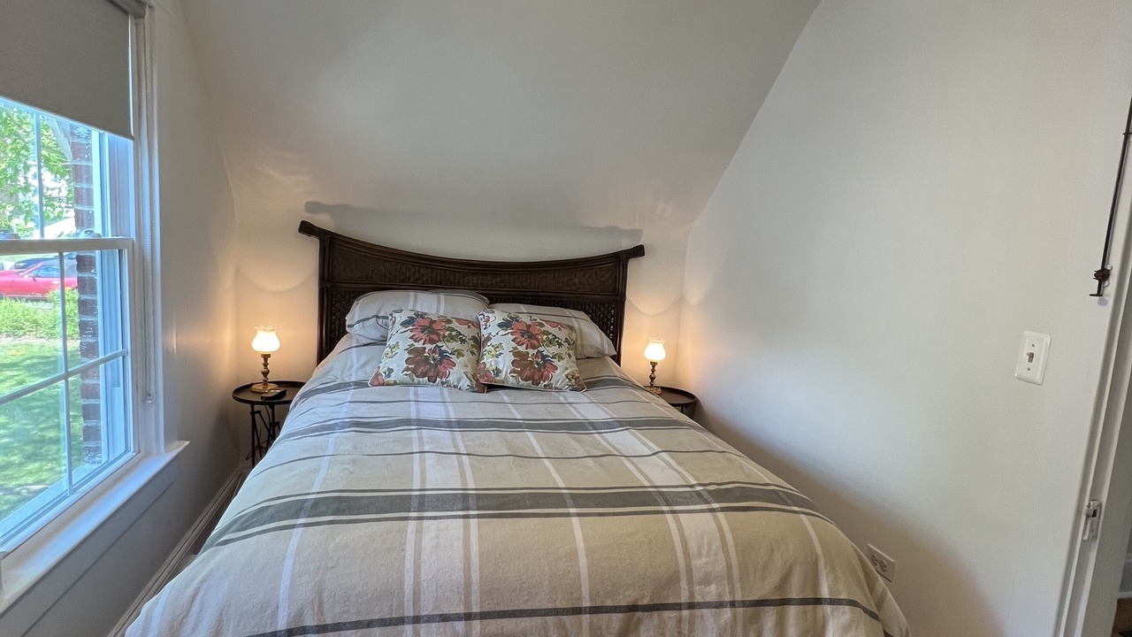 Photo of Bedroom in Jefferson Park Avenue