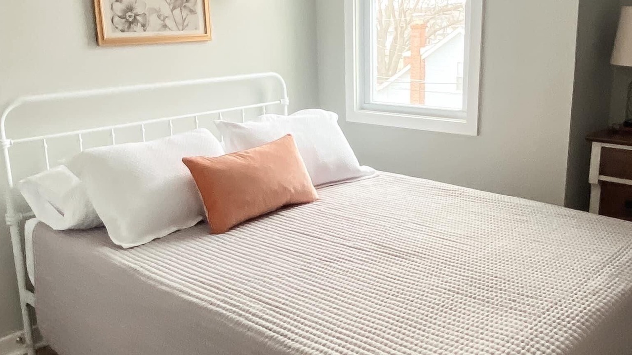Photo of Bedroom in Issue