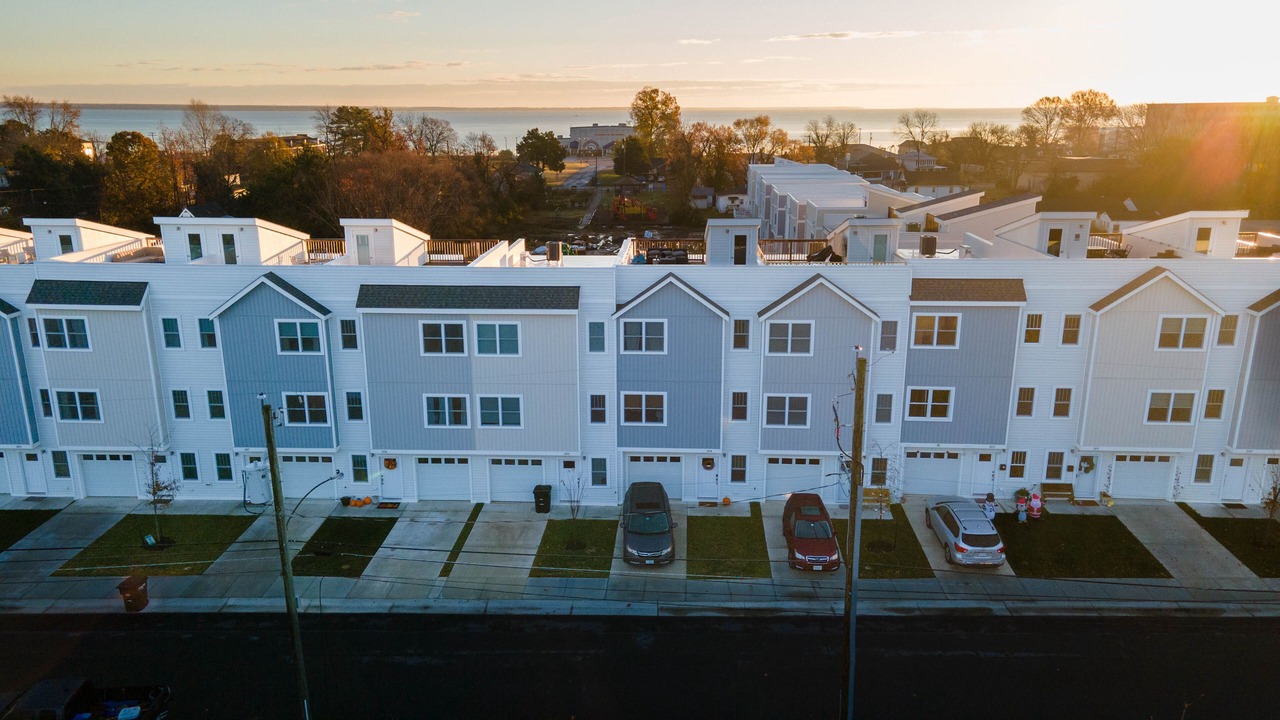 Photo of Outdoor in Issue