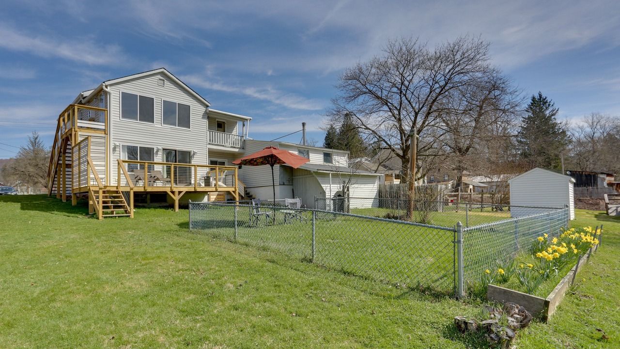 Photo of Outdoor in Hancock
