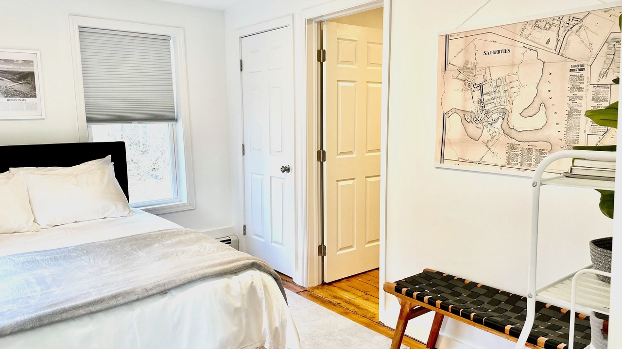 Photo of Bedroom in Saugerties