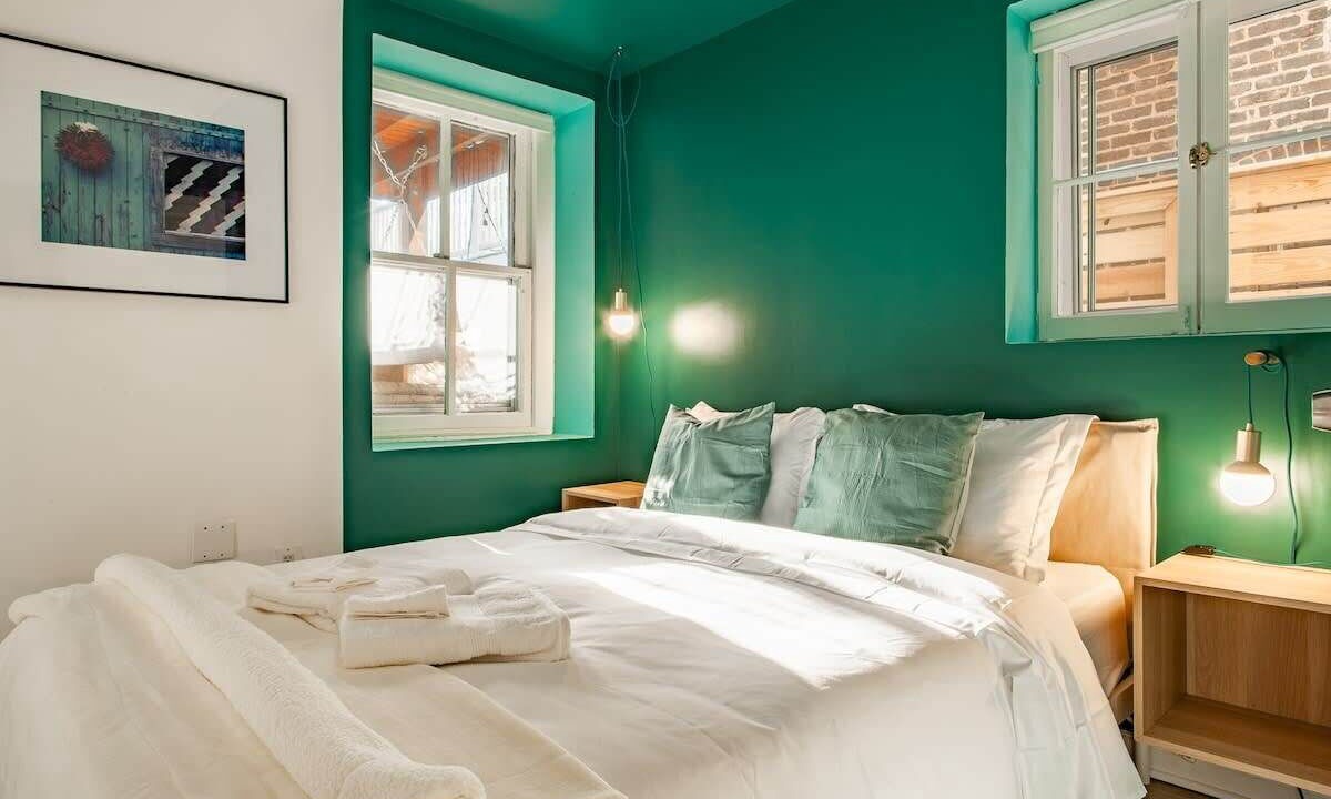 Photo of Bedroom in Adams Morgan