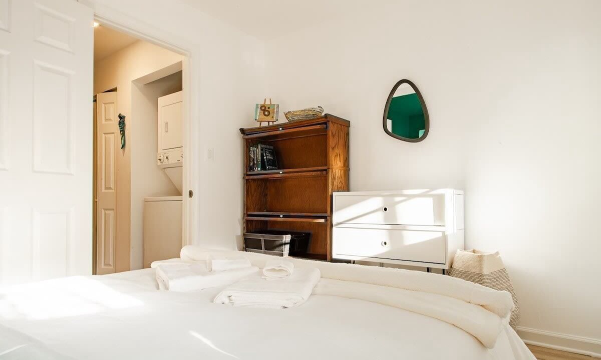 Photo of Bedroom in Adams Morgan