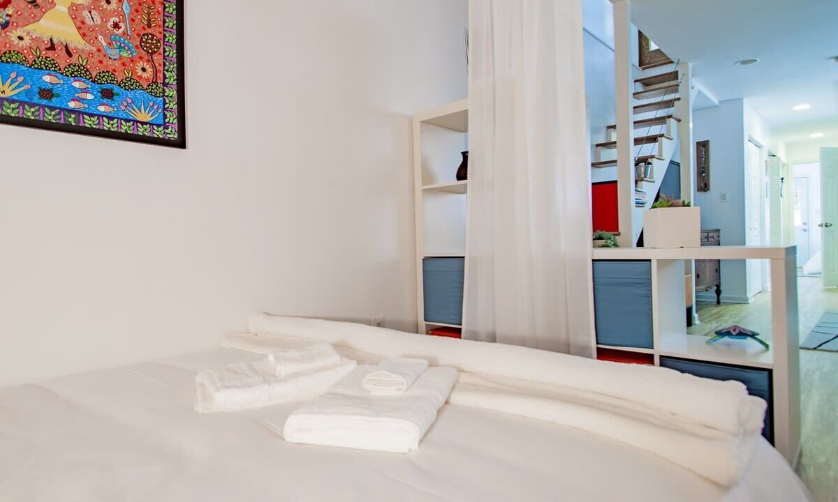 Photo of Bedroom in Adams Morgan