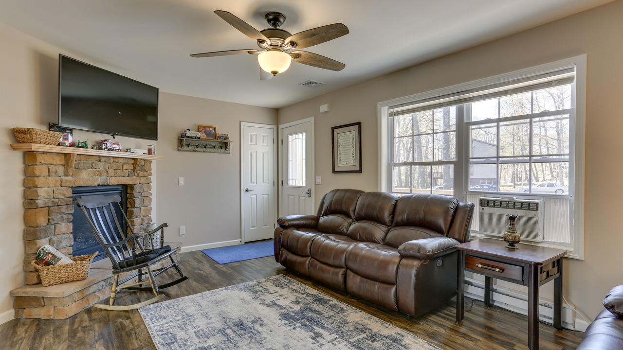 Photo of Livingroom in Wallenpaupauk Lake Estates