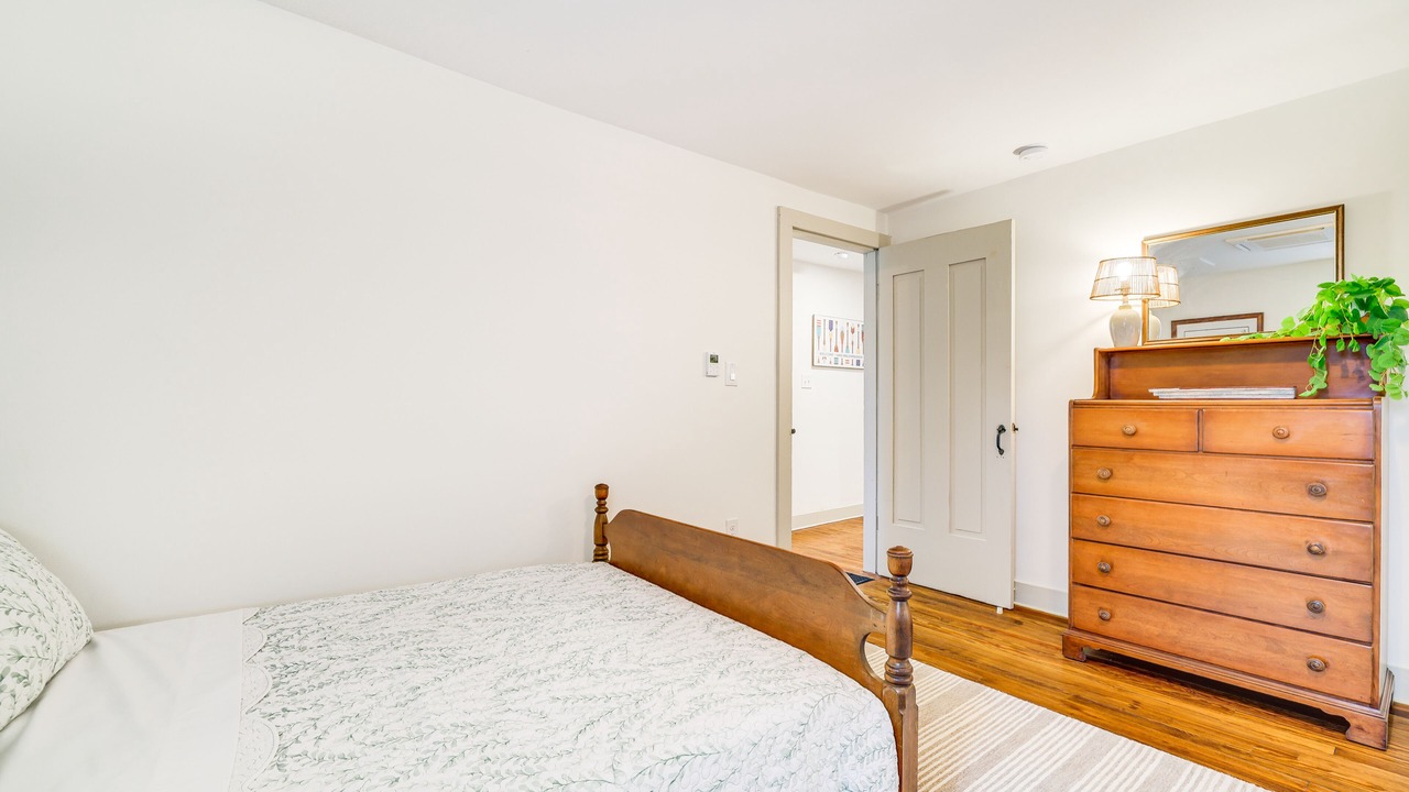 Photo of Bedroom in Greentown