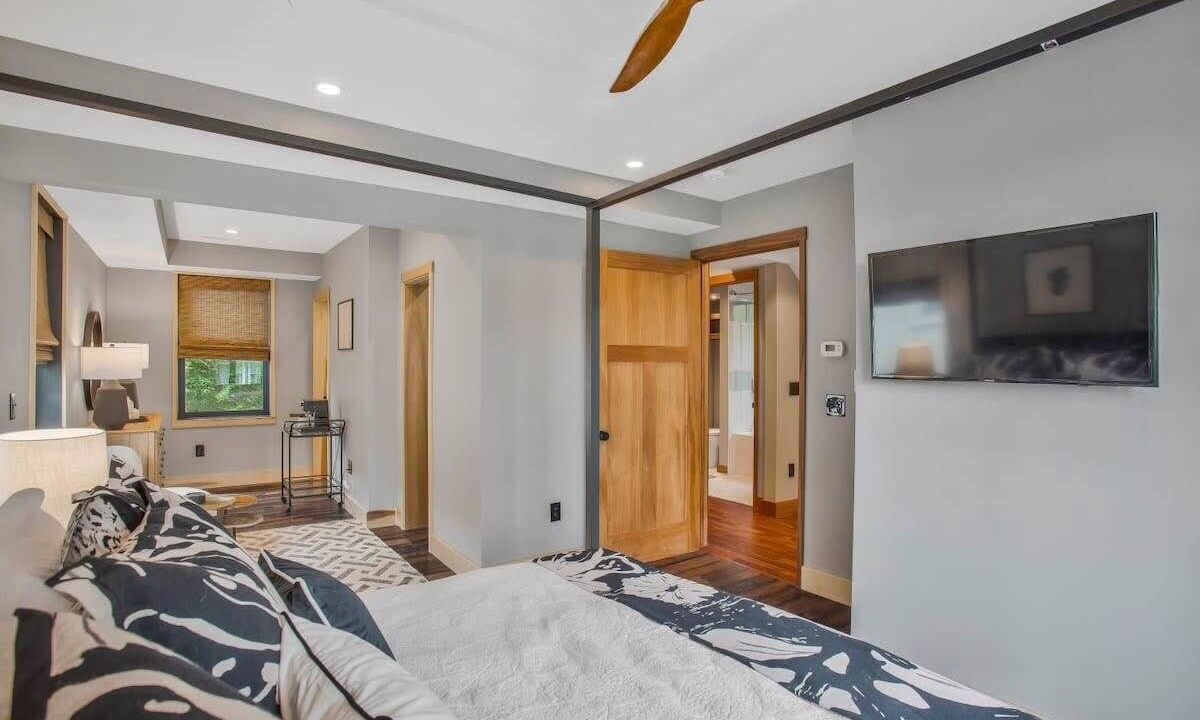 Photo of Bedroom in Murray Hill