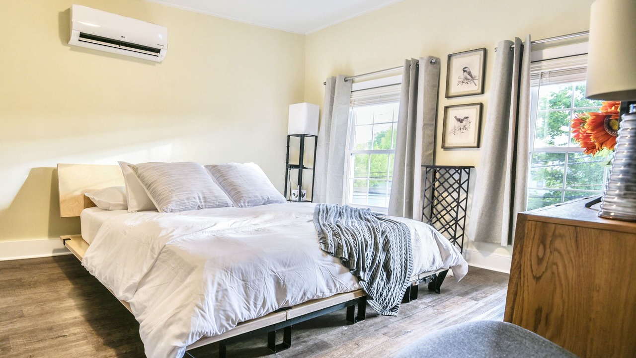 Photo of Bedroom in Lambertville