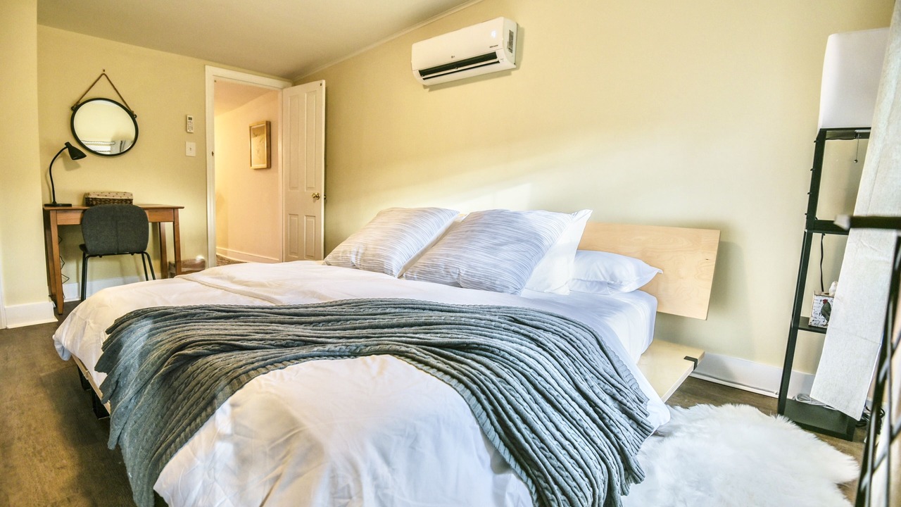 Photo of Bedroom in Lambertville
