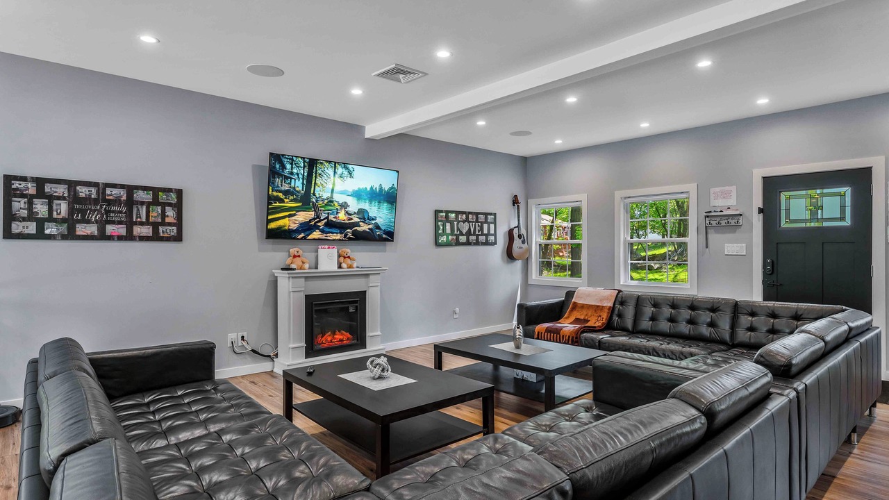 Photo of Livingroom in Wallenpaupauk Lake Estates