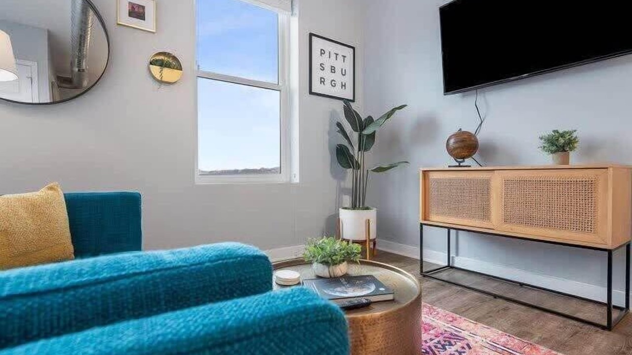 Photo of Livingroom in Lower Lawrenceville