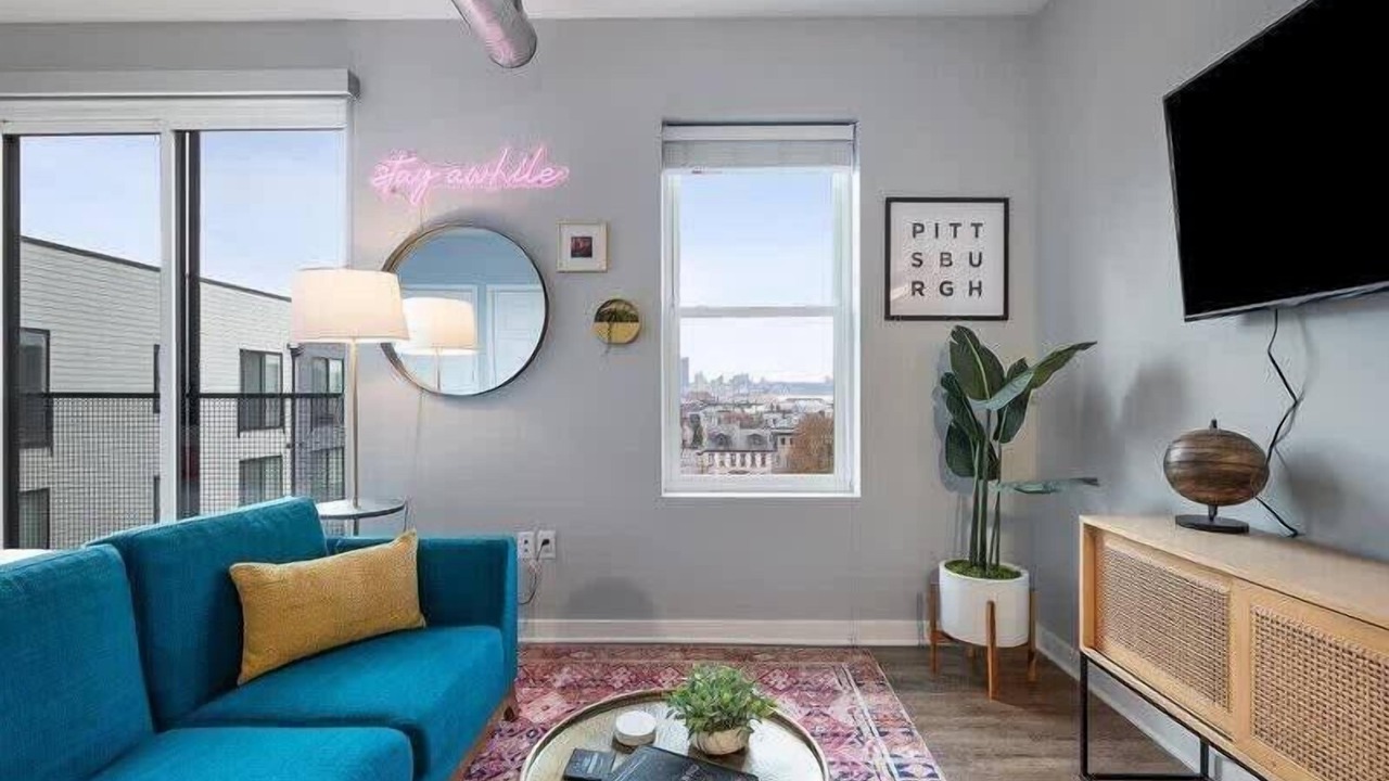 Photo of Livingroom in Lower Lawrenceville
