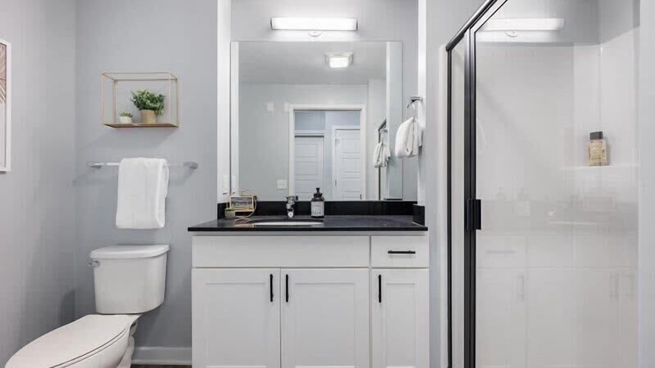 Photo of Bathroom in Lower Lawrenceville