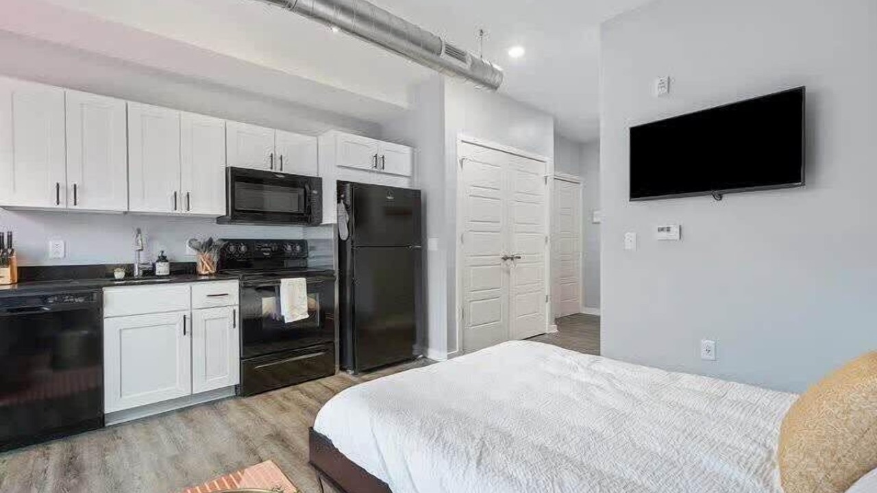 Photo of Bedroom in Lower Lawrenceville