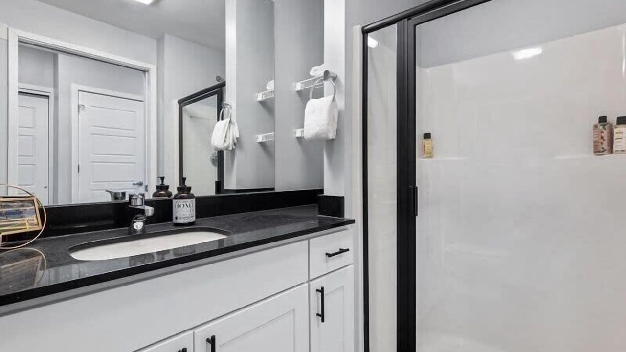Photo of Bathroom in Lower Lawrenceville
