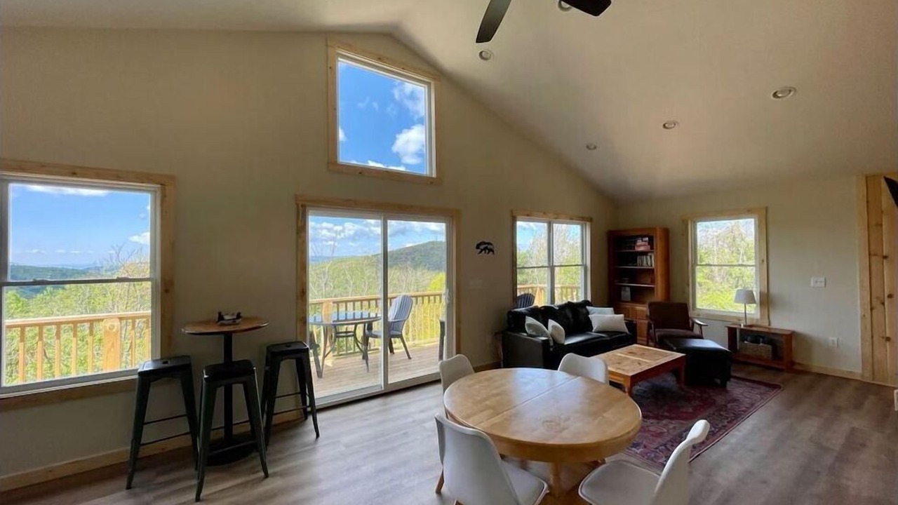 Photo of Livingroom in Stanley