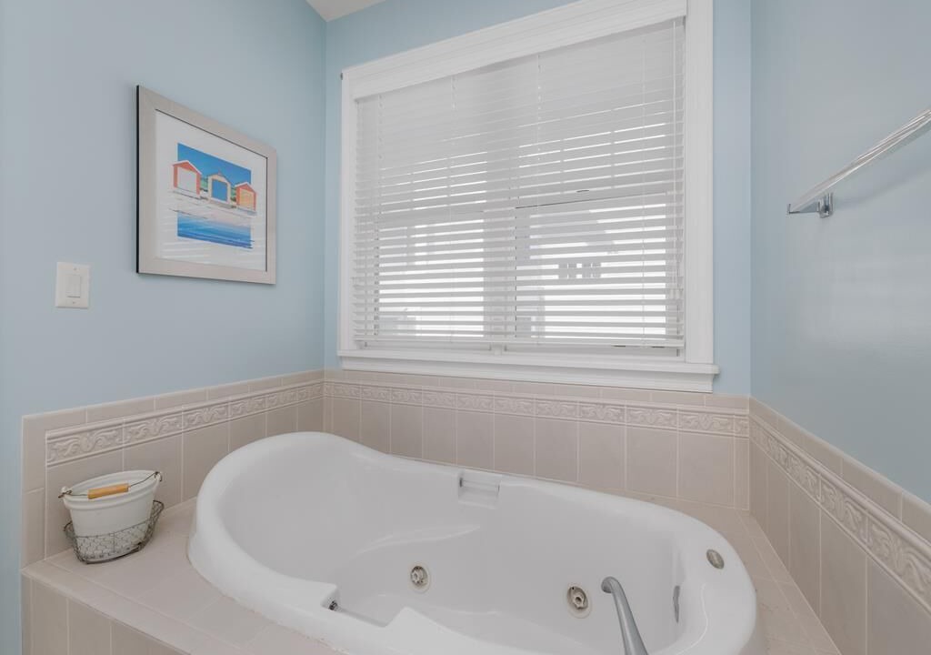 Photo of Bathroom in Admiral Estates