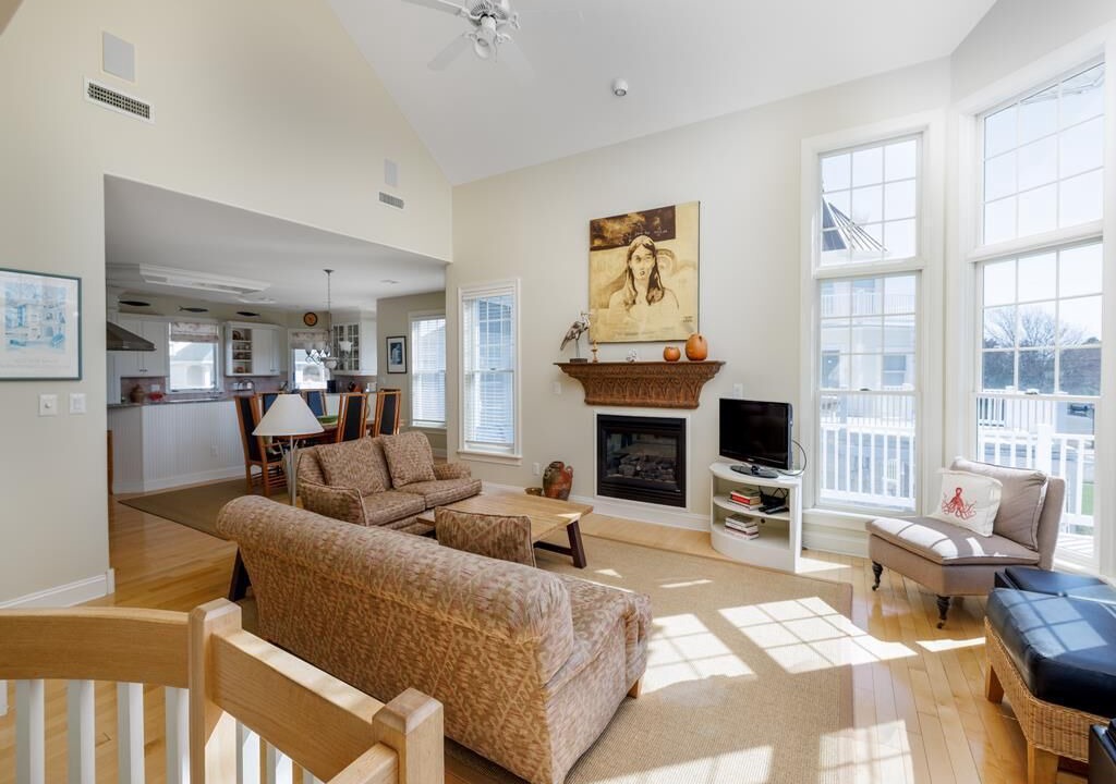 Photo of Livingroom in Admiral Estates