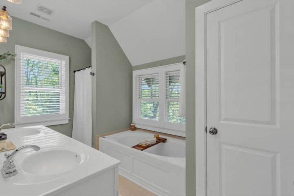Photo of Bathroom in Irvington