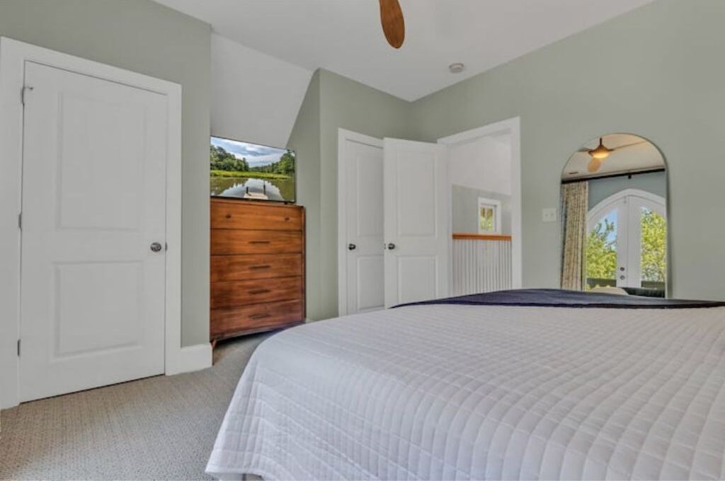 Photo of Bedroom in Irvington