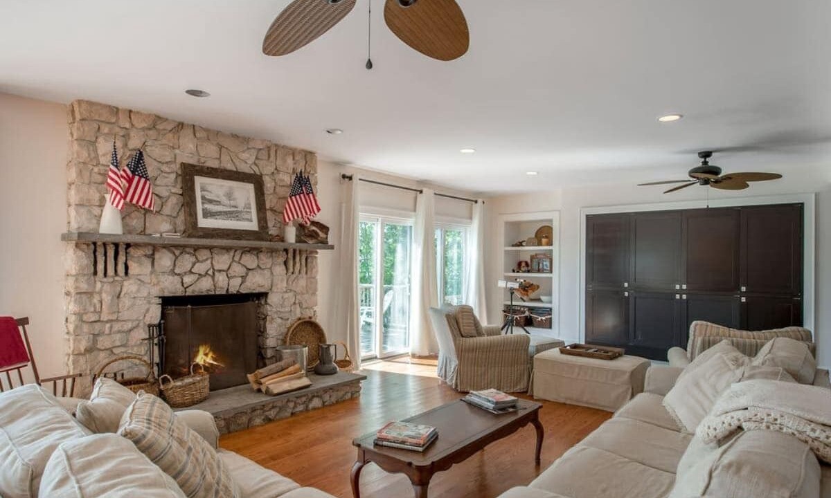 Photo of Livingroom in Kauneonga Lake