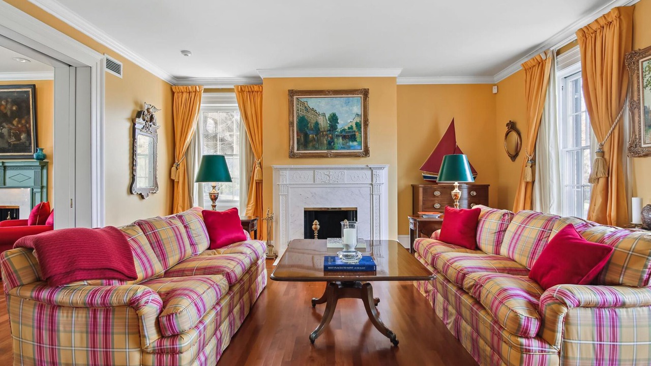 Photo of Livingroom in Unionville