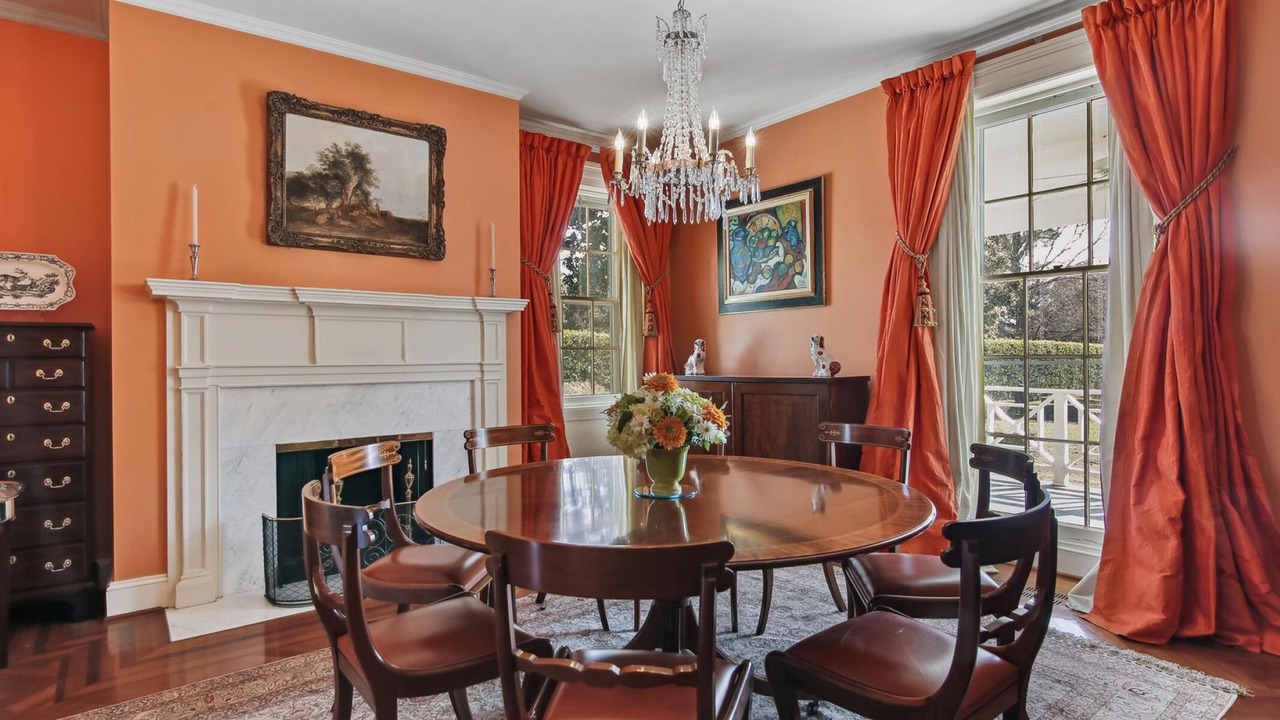Photo of Livingroom in Unionville