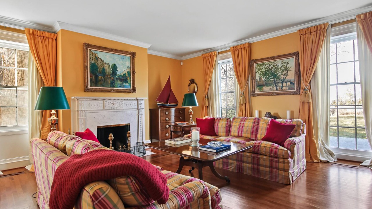 Photo of Livingroom in Unionville